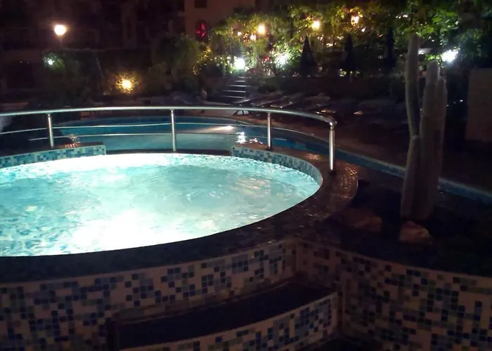 Family Rainbow Хотел Свети Влас