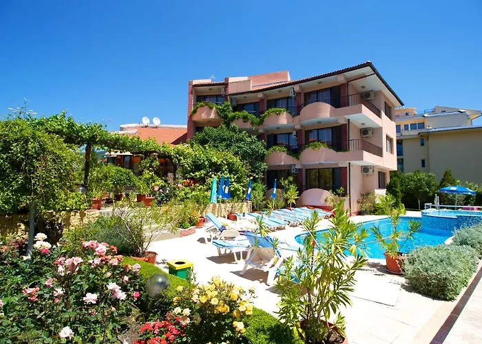 Family Rainbow Хотел 2*