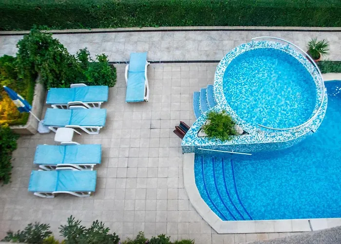 Family Rainbow Хотел