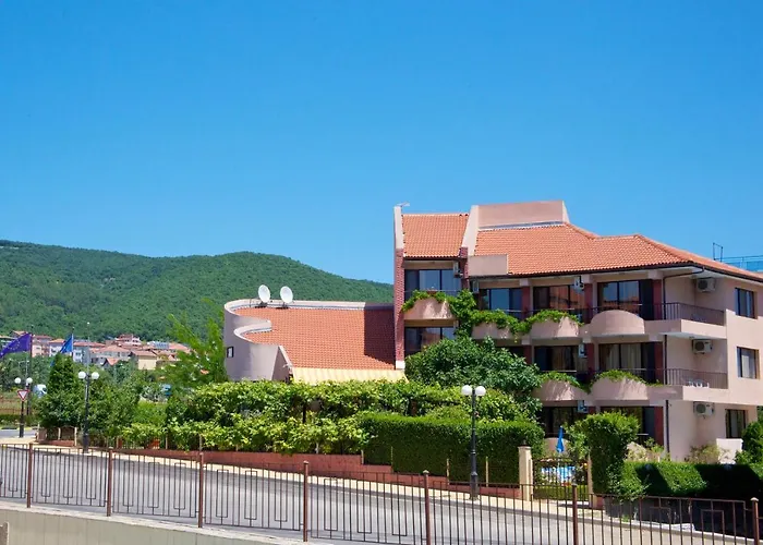 Хотел Family Rainbow