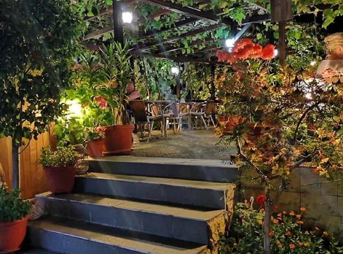 Хотел Family Rainbow