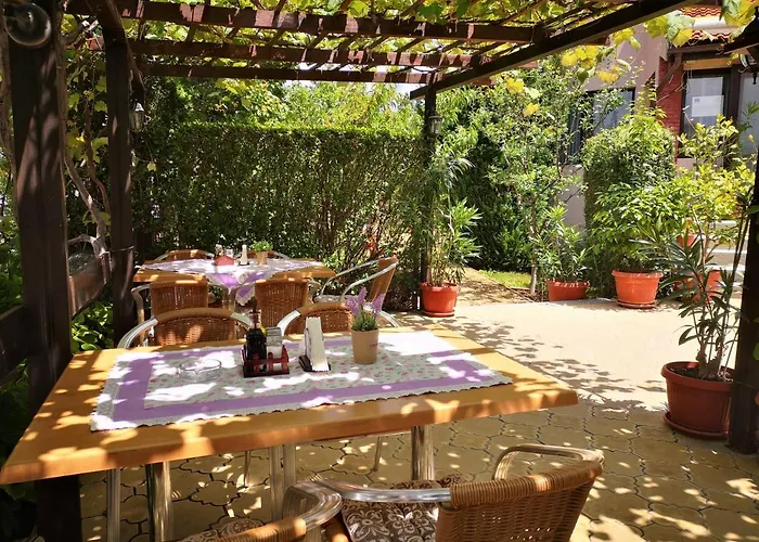 Хотел Family Rainbow 2*