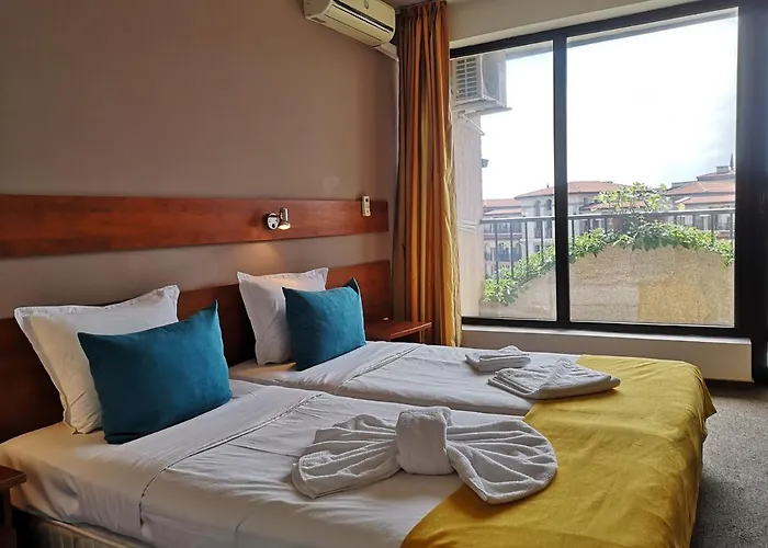 Family Rainbow Хотел Свети Влас